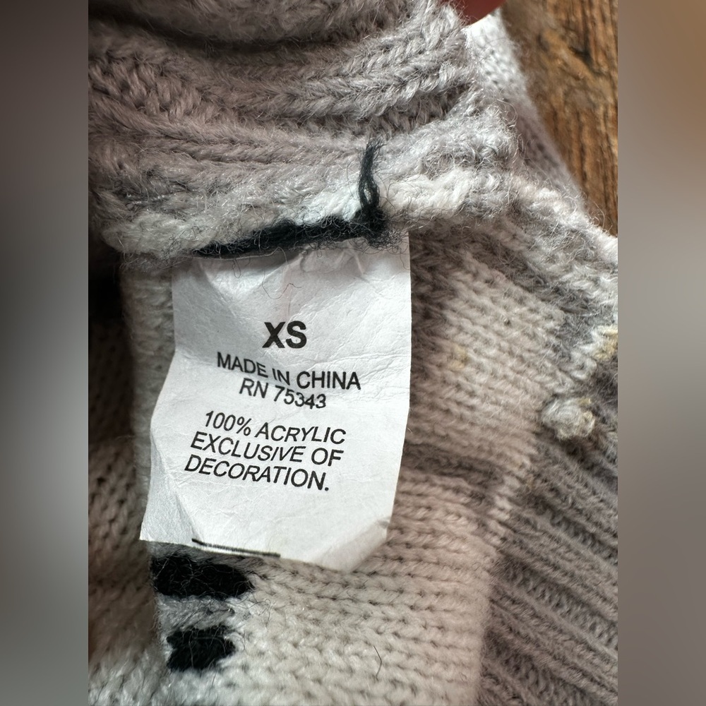 Stylish Gray Dog Print hoodie - Picture 4 of 5